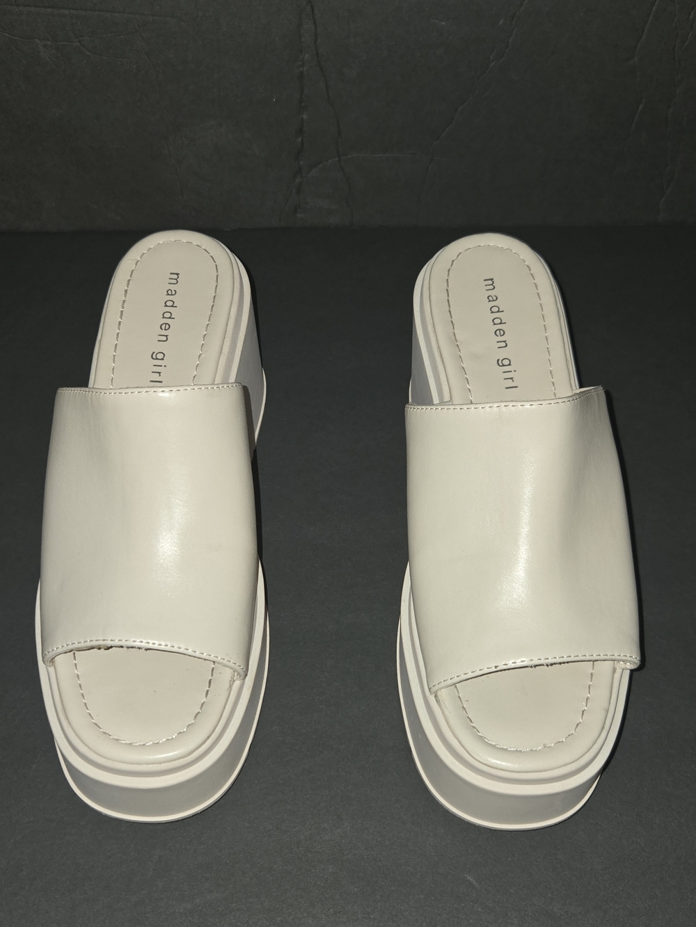 Madden Girl Wiindy Cream Platform Slide Sandals Size 7